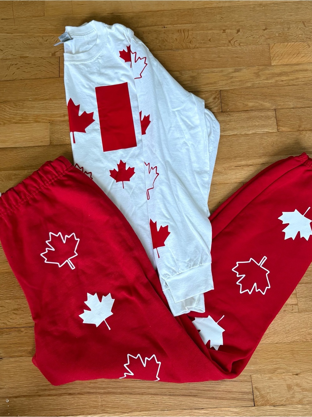 Canada 🇨🇦 Maple Leaf Top and Bottom Set
